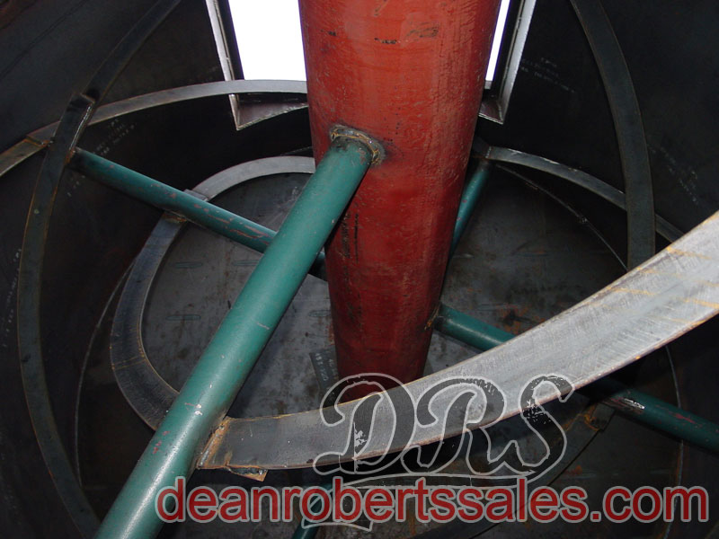 DEAN ROBERTS SALES USES A SPECIAL HELICAL OR DOUBLE HELIX MIXING SYSTEM IN ITS SEAL COAT TANKS AND TRUCKS.