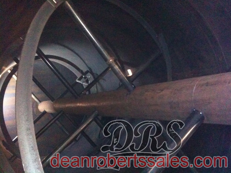 DEAN ROBERTS SALES USES A SPECIAL HELICAL OR DOUBLE HELIX MIXING SYSTEM IN ITS SEAL COAT TANKS AND TRUCKS.