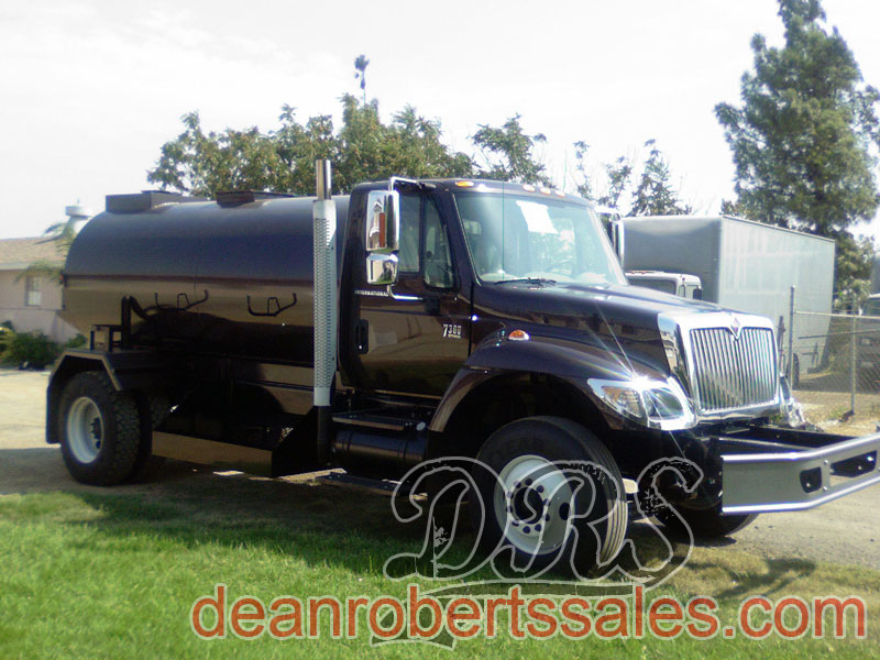 CUSTOM SEALCOAT TANKS AND TRUCKS, ANY SIZE BY DEAN ROBERTS SALES.